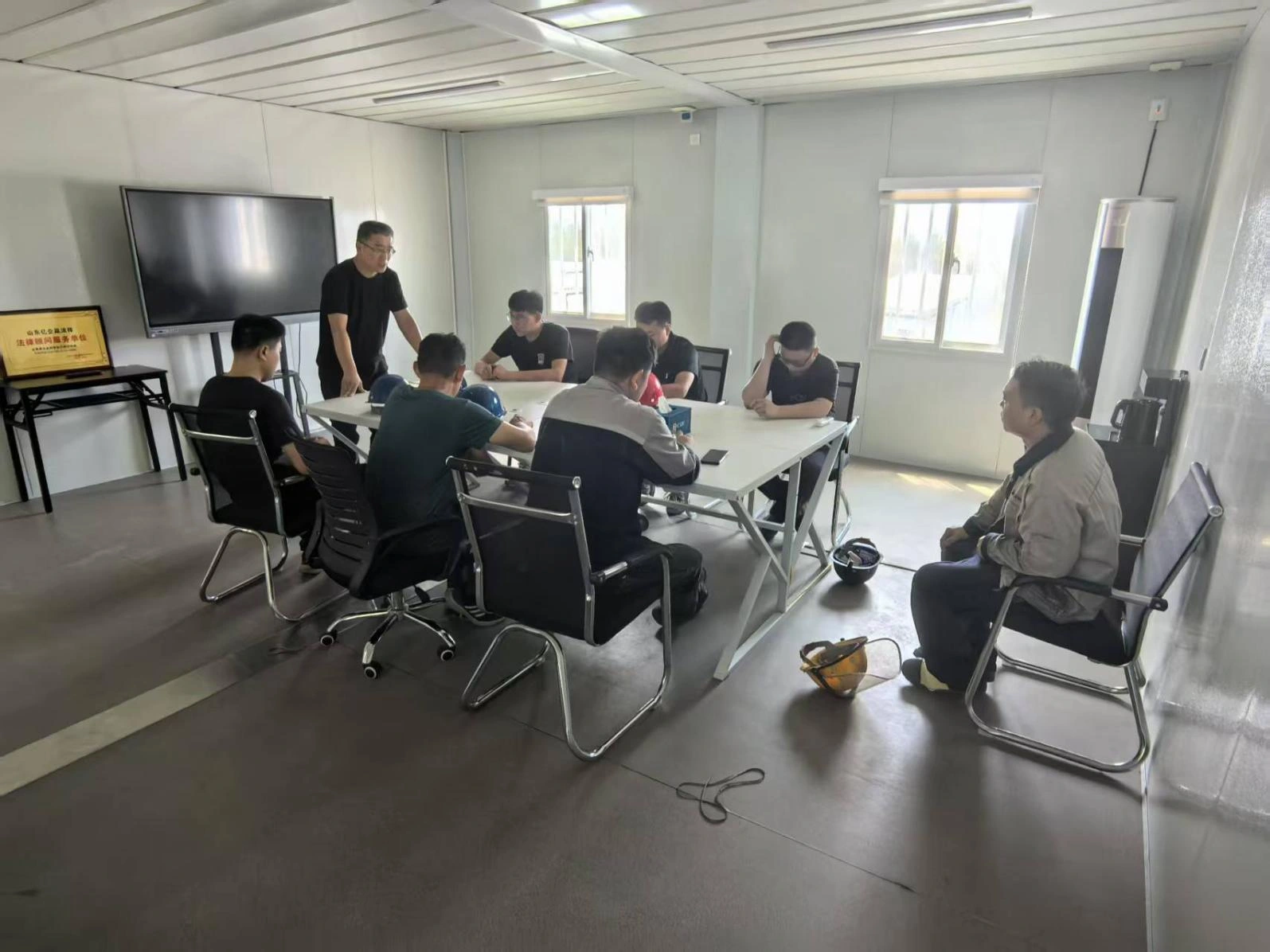 ເພີ່ມທະວີພື້ນຖານຂອງຄວາມປອດໄພໃນບ່ອນເຮັດວຽກກັບການຝຶກອົບຮົມຄວາມປອດໄພສໍາລັບຜູ້ນໍາທີມ